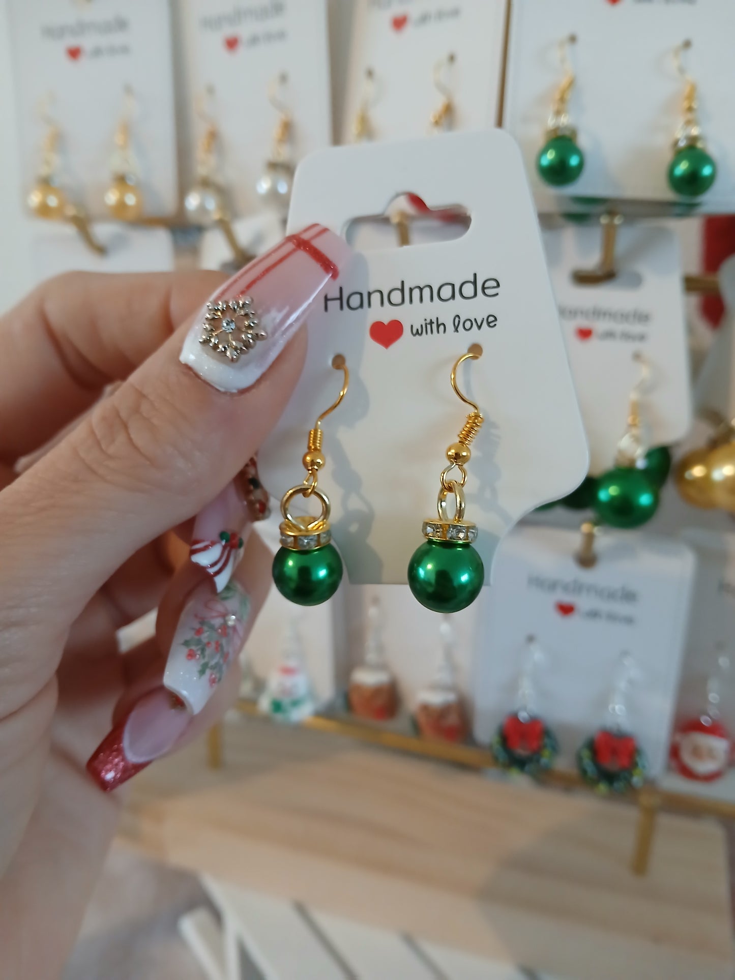 Boucles d’Oreilles Mini Boules de Noel Vert Sapin– Fait Main