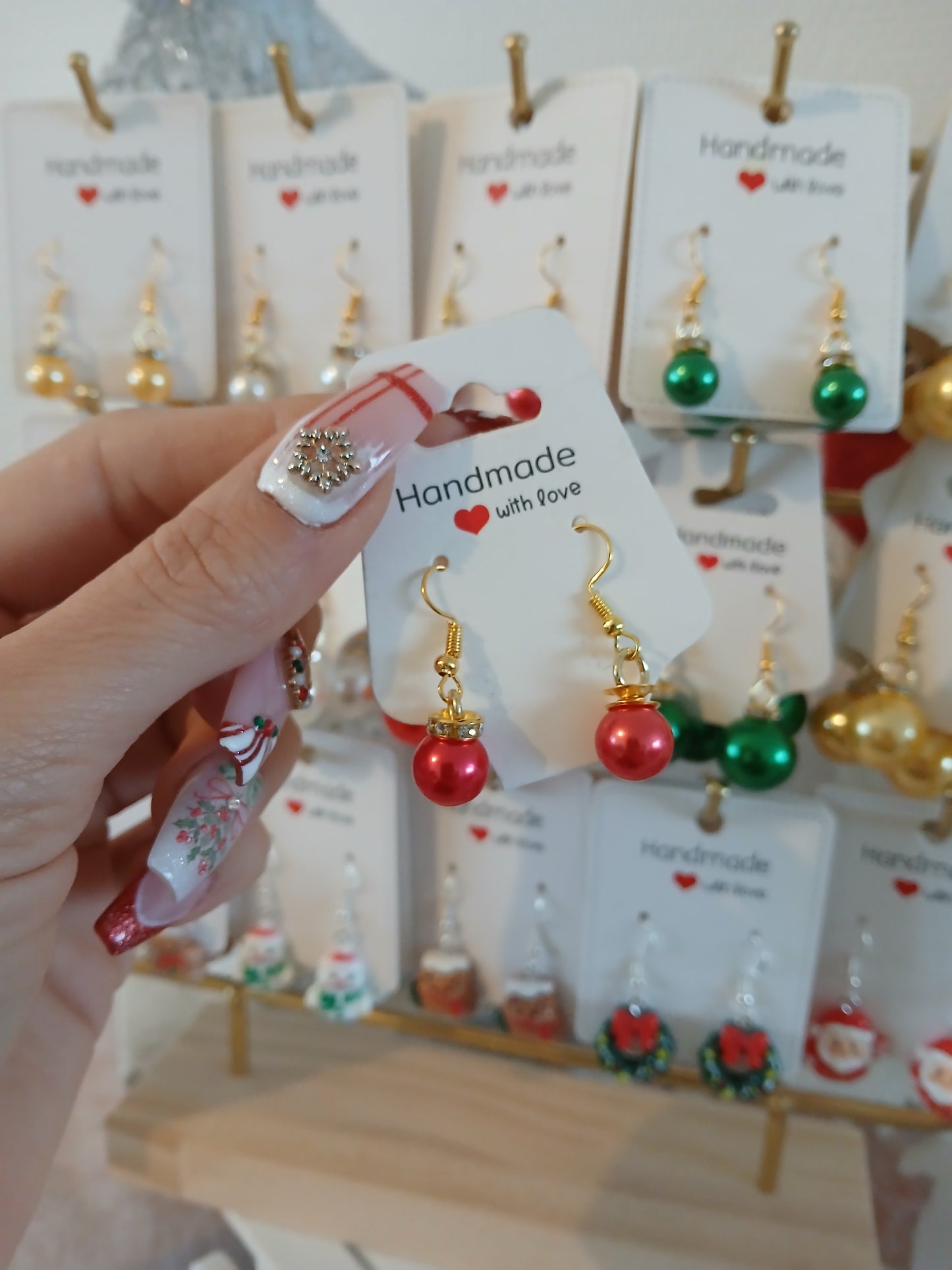 Boucles d’Oreilles Mini Boules de Noel Rouge– Fait Main